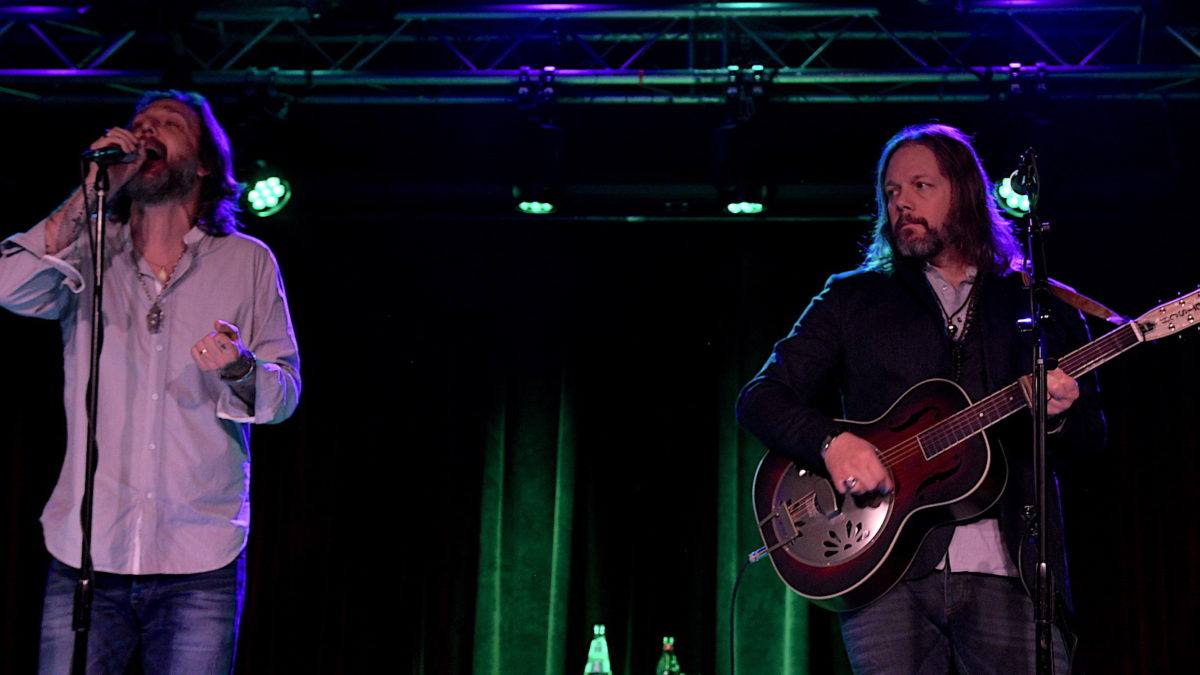 The Black Crowes' Chris & Rich Robinson Bring Brothers Of A Feather To Boston: Photos & Review