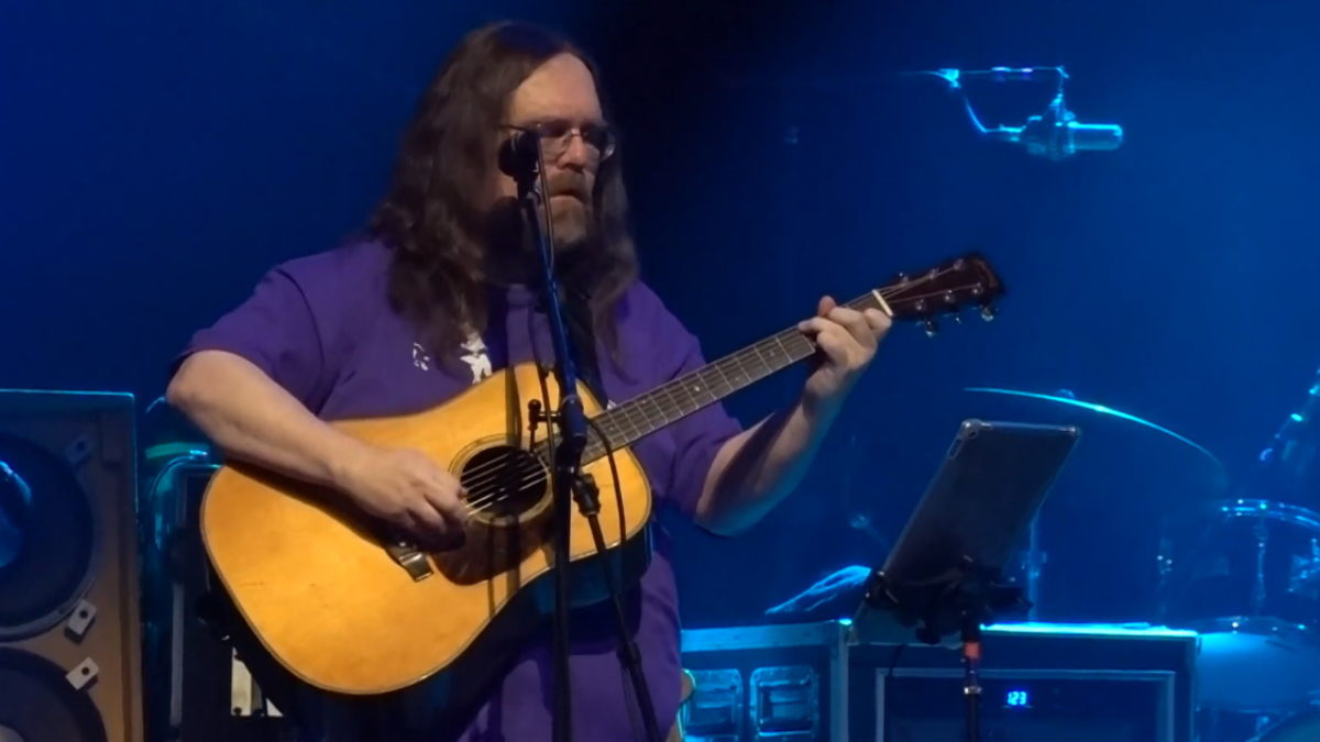 Dark Star Orchestra Recreates Grateful Dead 1970 Valentine’s Show With Jerry Garcia’s Guitar