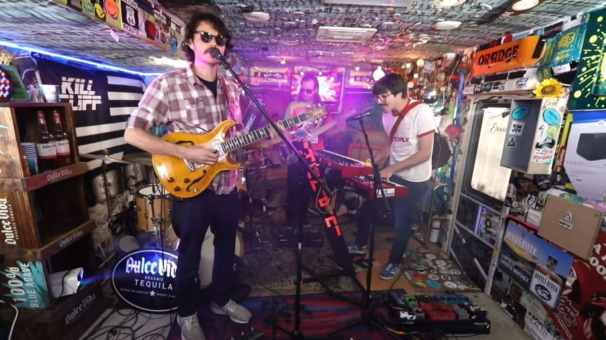 [UPDATED] Goose & Pigeons Playing Ping Pong Perform For ‘Jam In The Van’