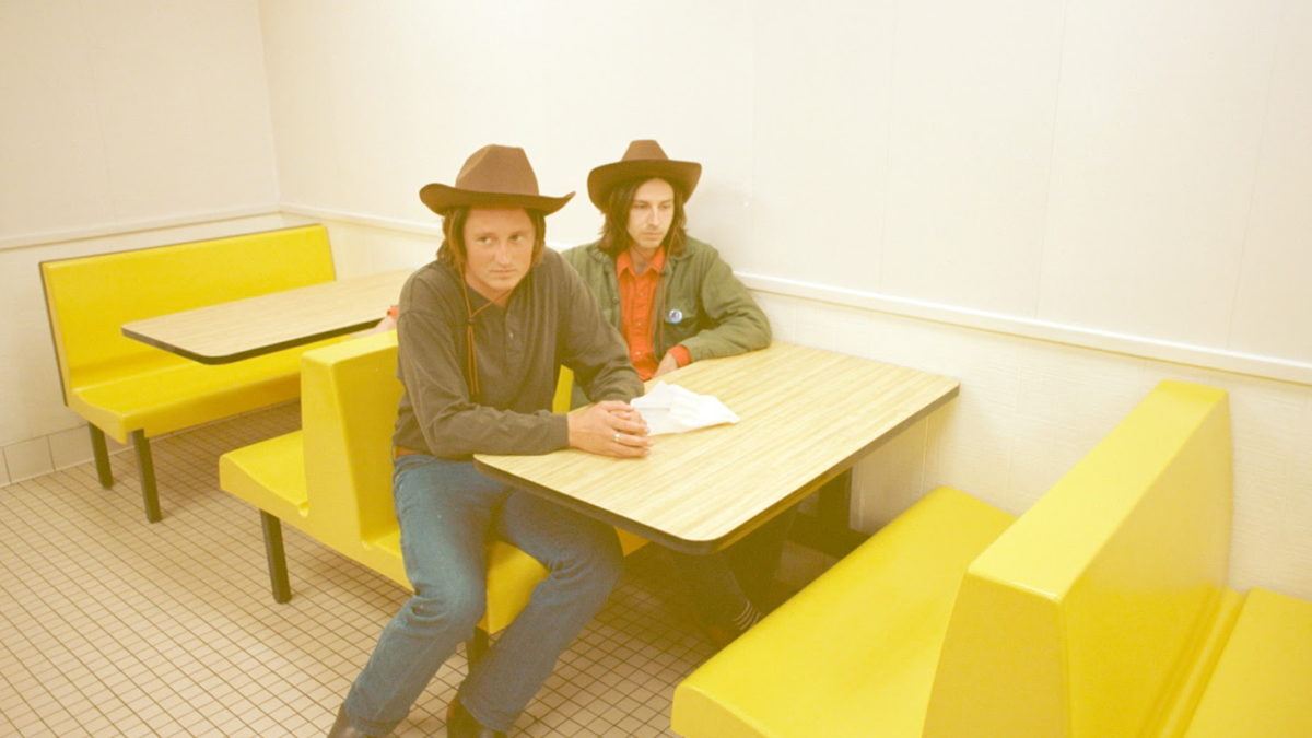 Mapache Shares ‘Me Voy Pa’l Pueblo’ Video & Details Spring Tour 2020