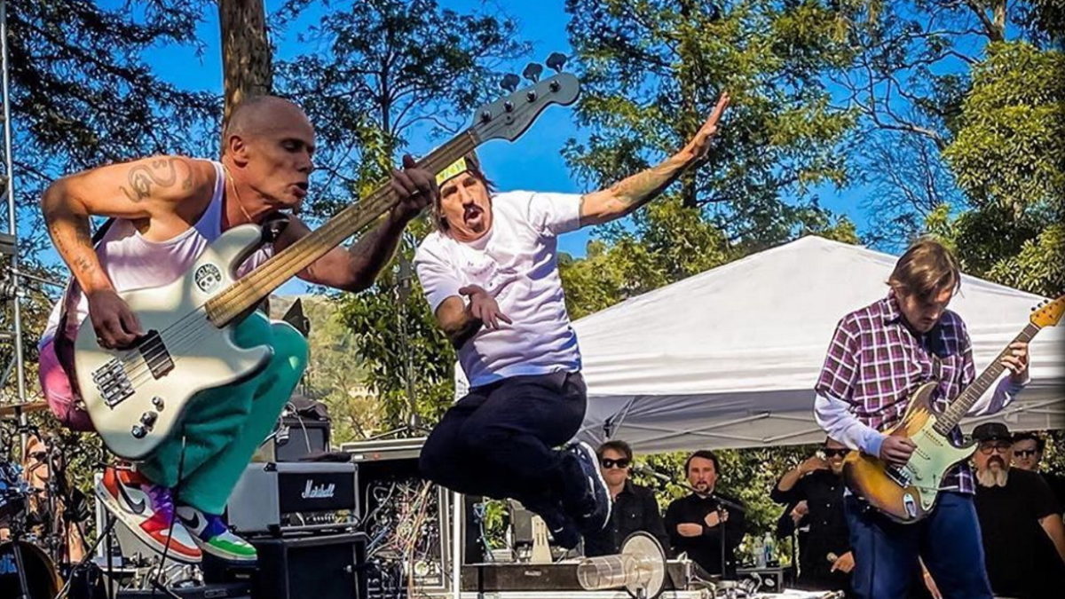 Red Hot Chili Peppers Perform With John Frusciante At Andrew Burkle Tribute