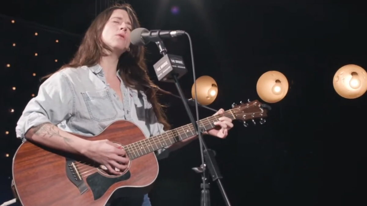 Waxahatchee Performs ‘Fire’ Live For ‘909 In Studio’