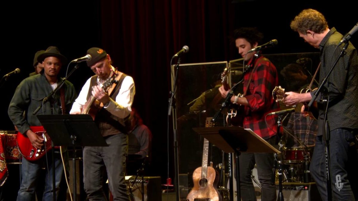 eTown Finale with Son Little & Chris Daniels - The Man In Me (eTown webisode #995)