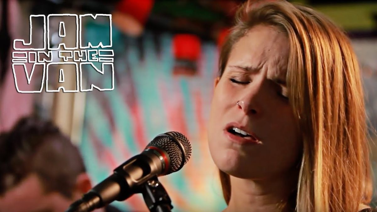 LYDIA LUCE - "Love You True" (Live at JITV HQ in Los Angeles, CA 2016) #JAMINTHEVAN