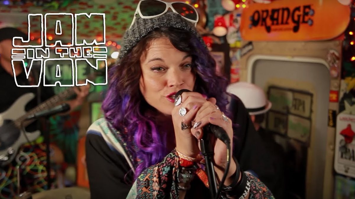 BEEBS AND HER MONEY MAKERS - "Running Away" (Live from California Roots 2015) #JAMINTHEVAN