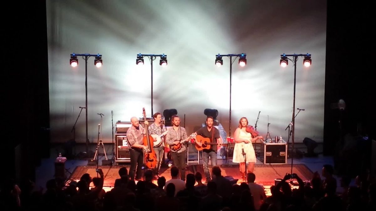Yonder Mountain String Band: Down The River Road (unplugged) [HD] 2015-07-08 - Ridgefield, CT
