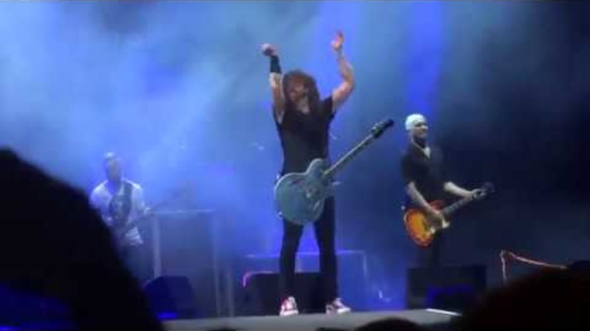FOO FIGHTERS : Times Like These / Everlong : {1080p HD} : Wrigley Field : Chicago, IL : 7/30/2018