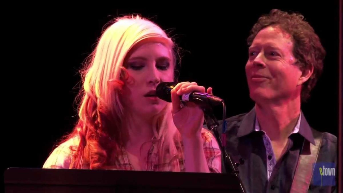 eTown Finale with Gomez & Ariana Gillis - I'm Not Your Steppin' Stone (eTown webisode #217)