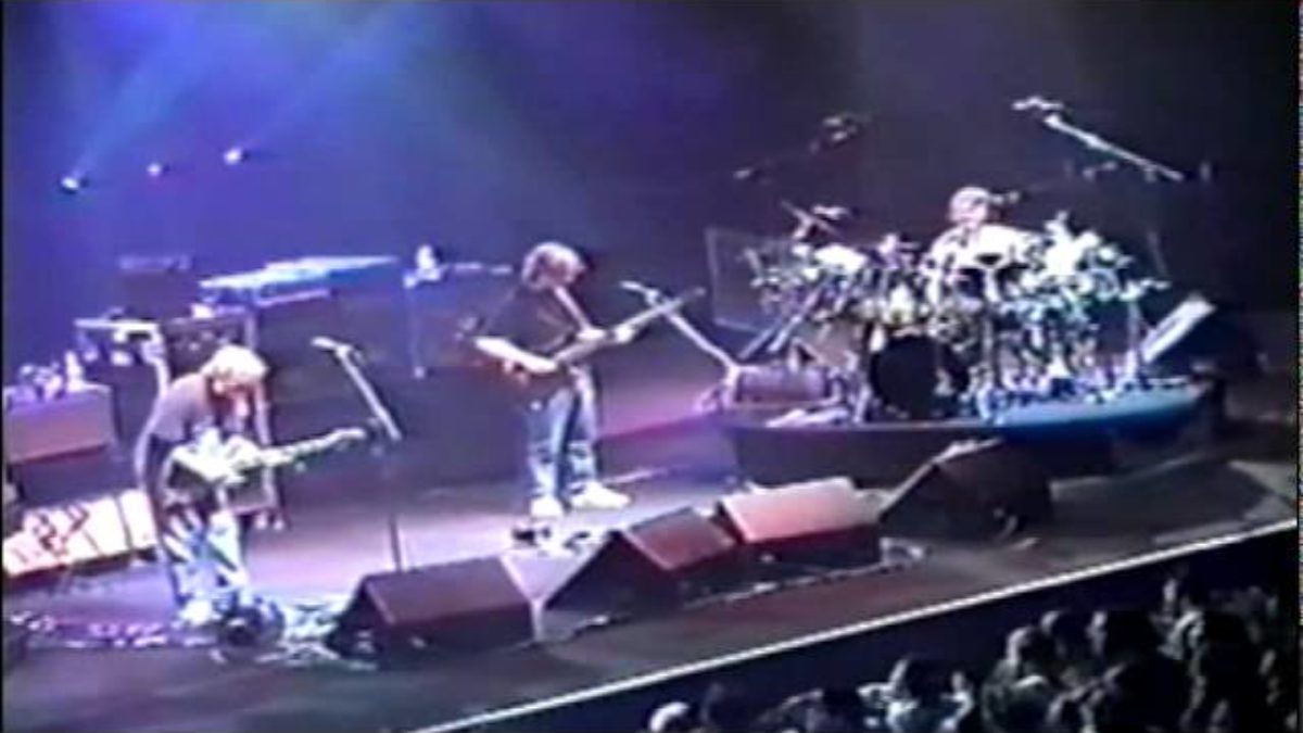 1998-11-07 - UIC Pavilion - Second Set