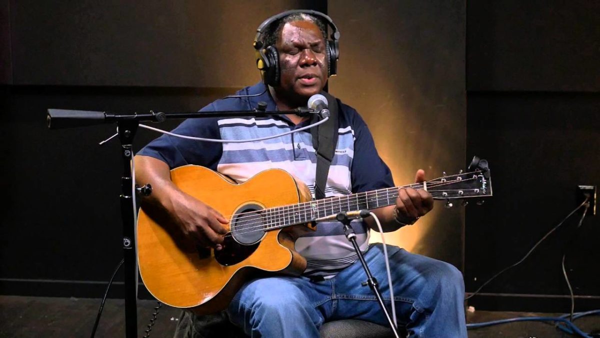 Acoustic Africa featuring Vusi Mahlasela - Ubuhle Bomhlaba (Live on KEXP)