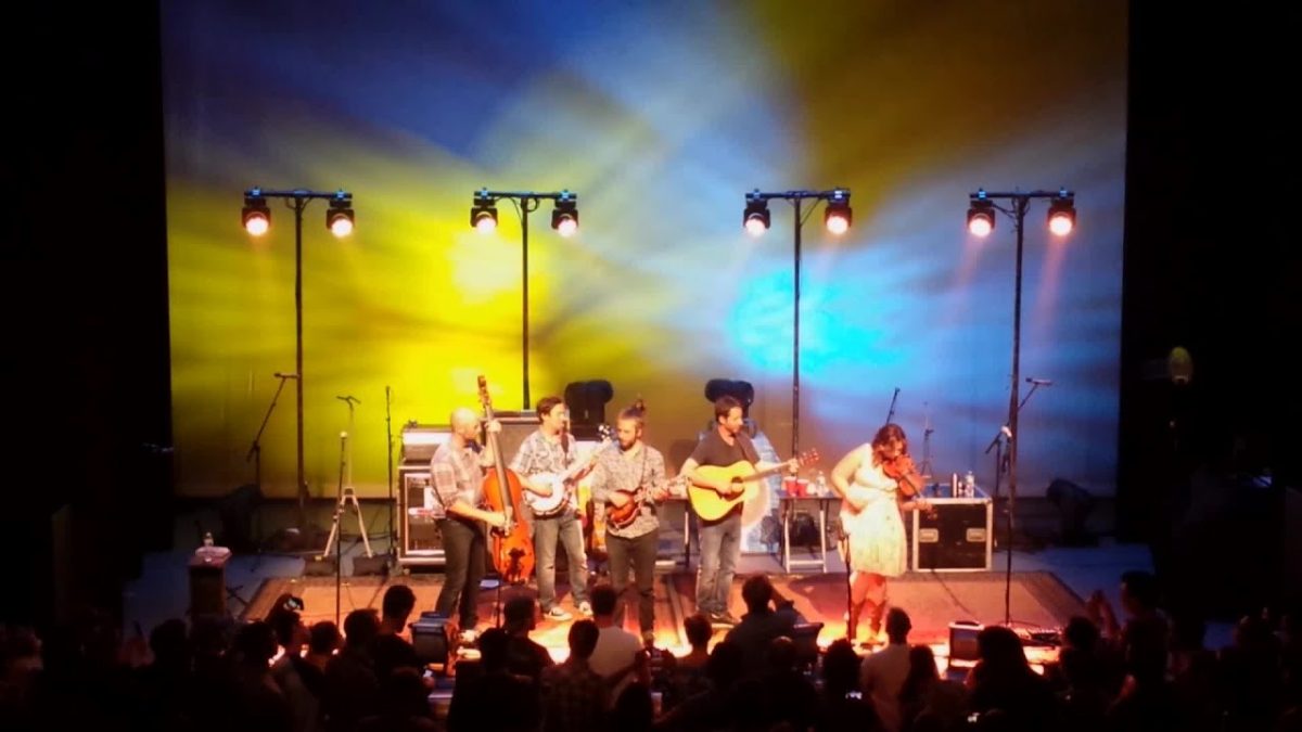 Yonder Mountain String Band: New Dusty Miller (unplugged) [HD] 2015-07-08 - Ridgefield, CT
