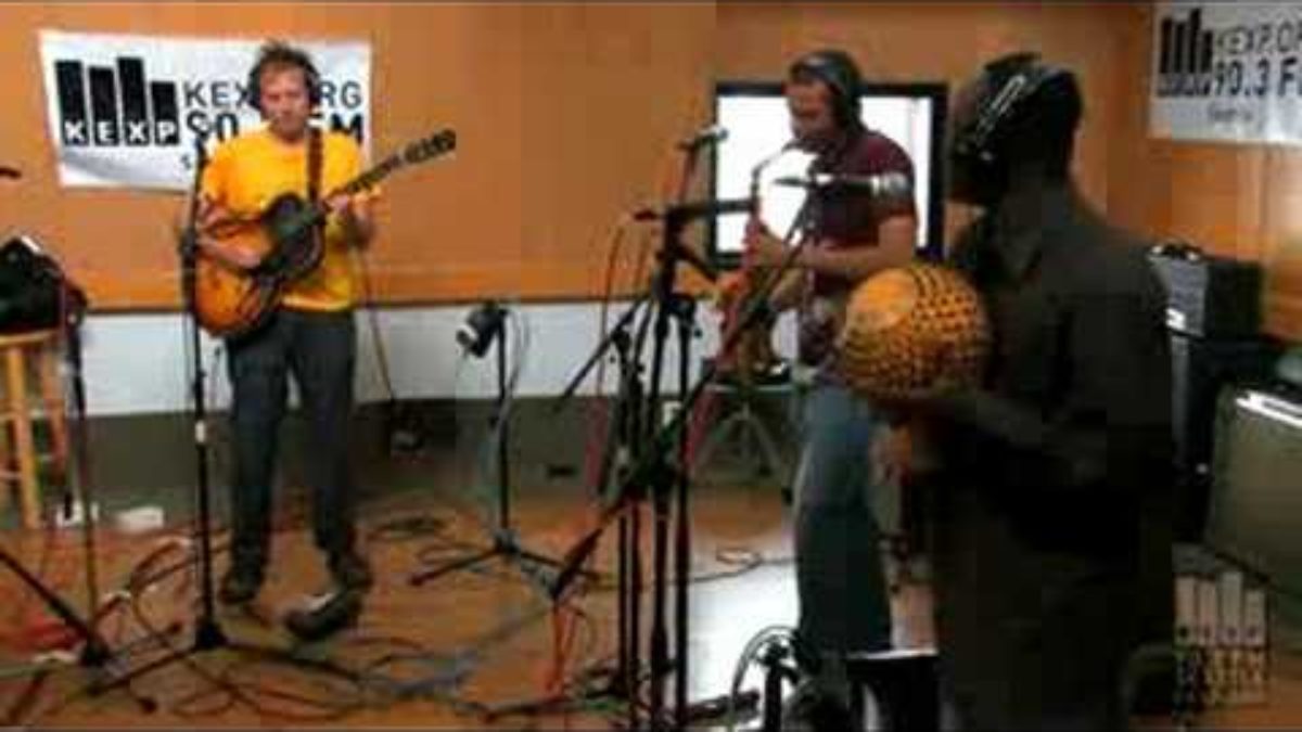 Occidental Brothers Dance Band International - Circle Circle Circle (live on KEXP)