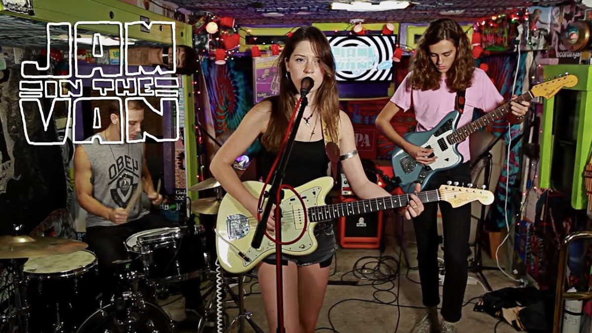 ALYESKA - "Stones" (Live at JITV HQ 2015) #JAMINTHEVAN