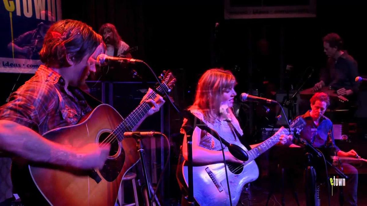 Anais Mitchell & Jefferson Hamer - "Clyde Waters" (eTown webisode #420)