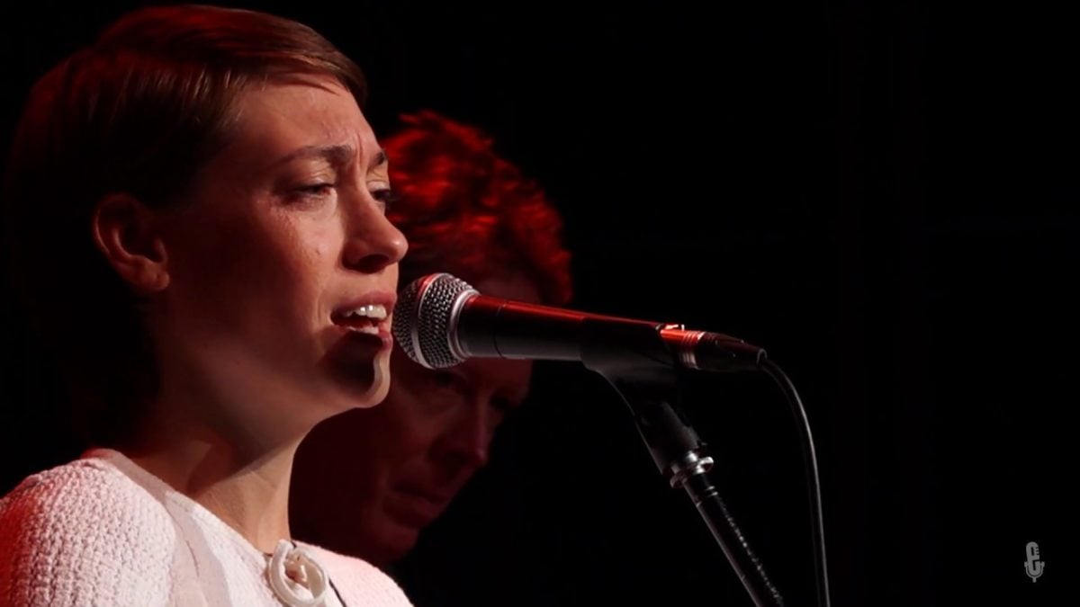 Anna Burch - Party's Over (Live on eTown)