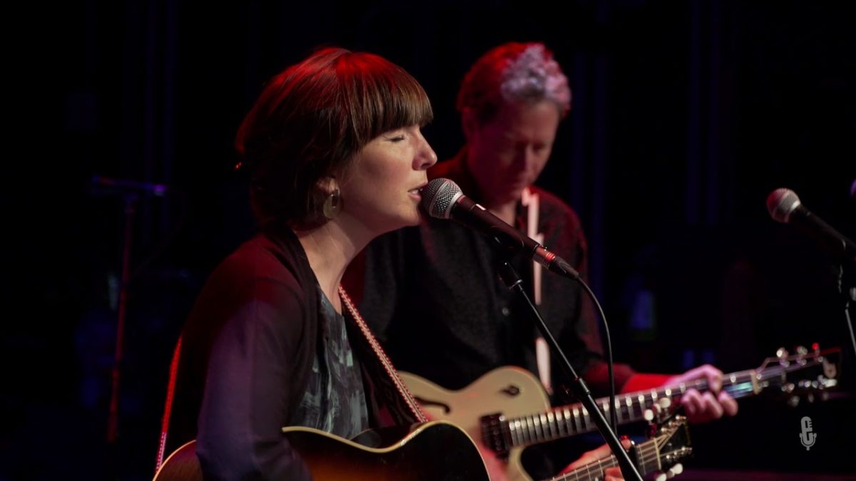 Anna Tivel - Worthless (Live on eTown)