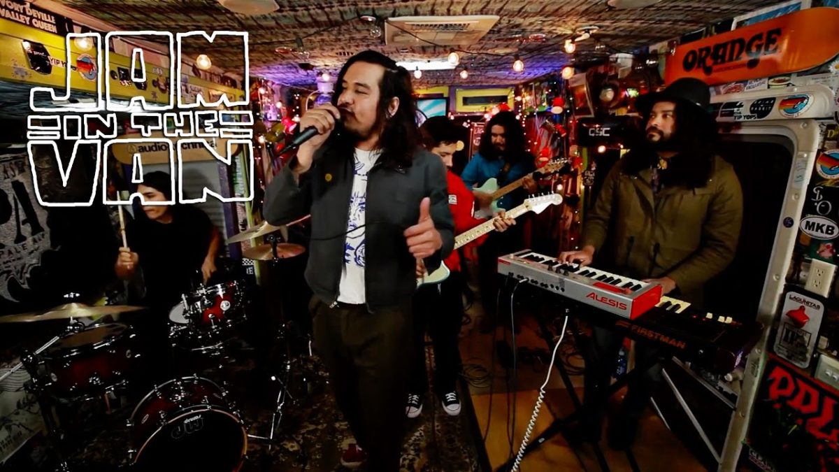 SANTOROS - "It's Funny" (Live from JITV HQ in Los Angeles, CA 2017) #JAMINTHEVAN