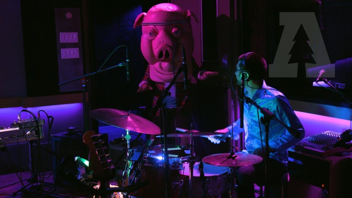 Arc Iris - Piggies Pt. 2 | Audiotree Live