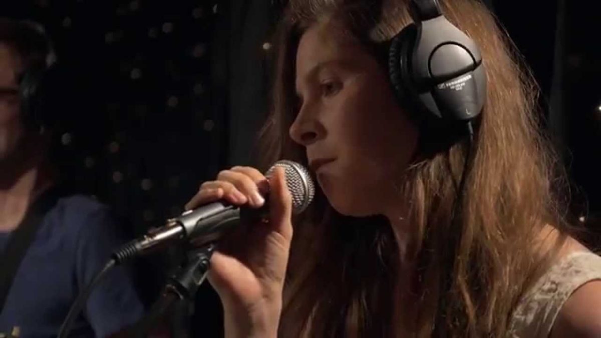 A Sunny Day In Glasgow - Oh I'm A Wrecker (What To Say To Crazy People) (Live on KEXP)