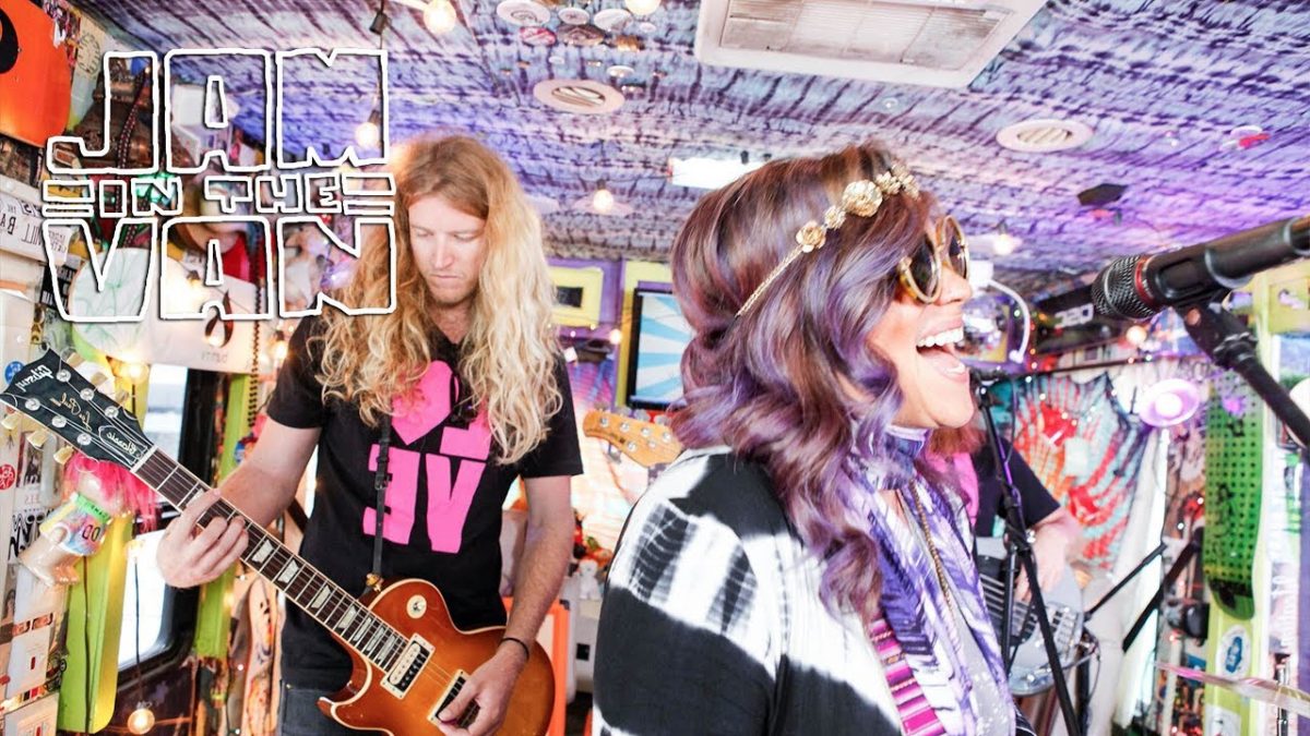 BEEBS - "Eye Shine" (Live at JITV HQ in Los Angeles, CA 2017) #JAMINTHEVAN