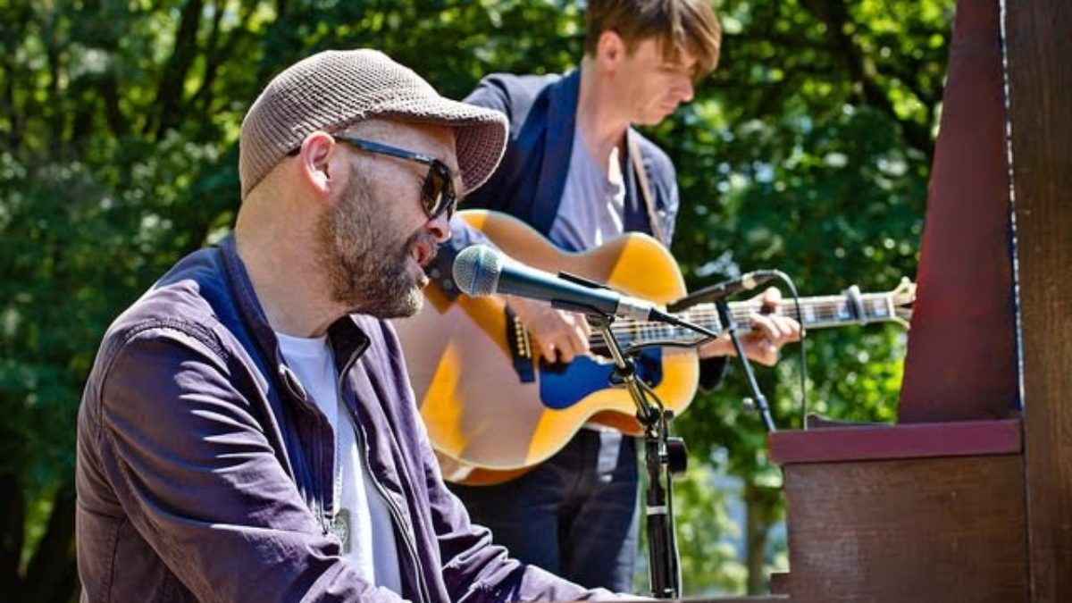 Ben Watt and Bernard Butler - Spring (Live on KEXP)