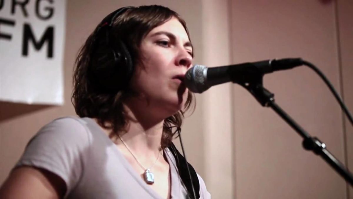 Betsy Olson - Never Again (Live on KEXP)