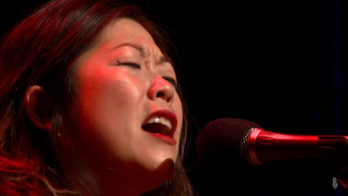 BettySoo - Worn Our American Dream (eTown webisode #1228)