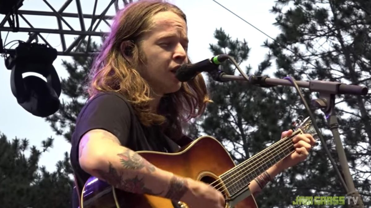 Billy Strings Performs At 2019 Blue Ox Festival: Pro-Shot Video