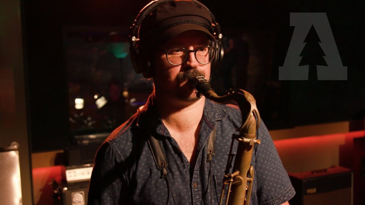 Black Joe Lewis & The Honeybears - No Rhyme or Reason | Audiotree Live