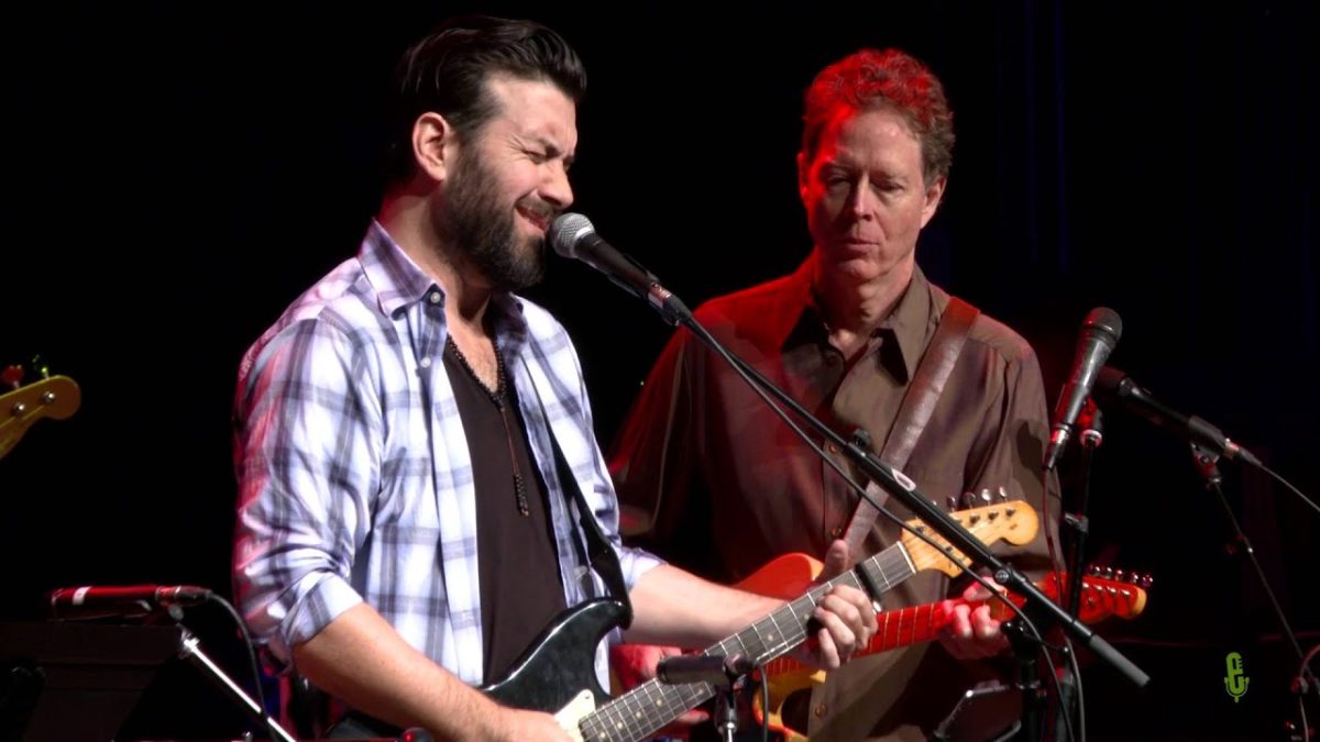Bob Schneider - Montgomery (eTown webisode #933)