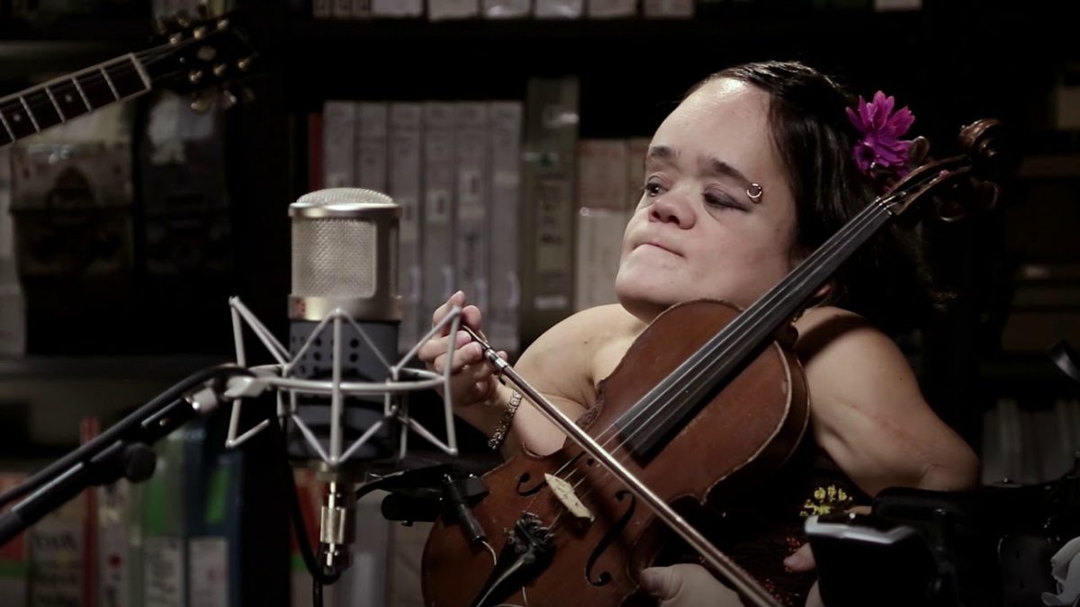 Gaelynn Lea - Breathe, You Are Alive / Metsäkukkia - 11/20/2017 - Paste Studios, New York, NY