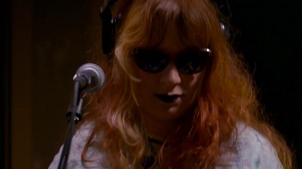 Childbirth - Siri, Open Tinder (Live on KEXP)