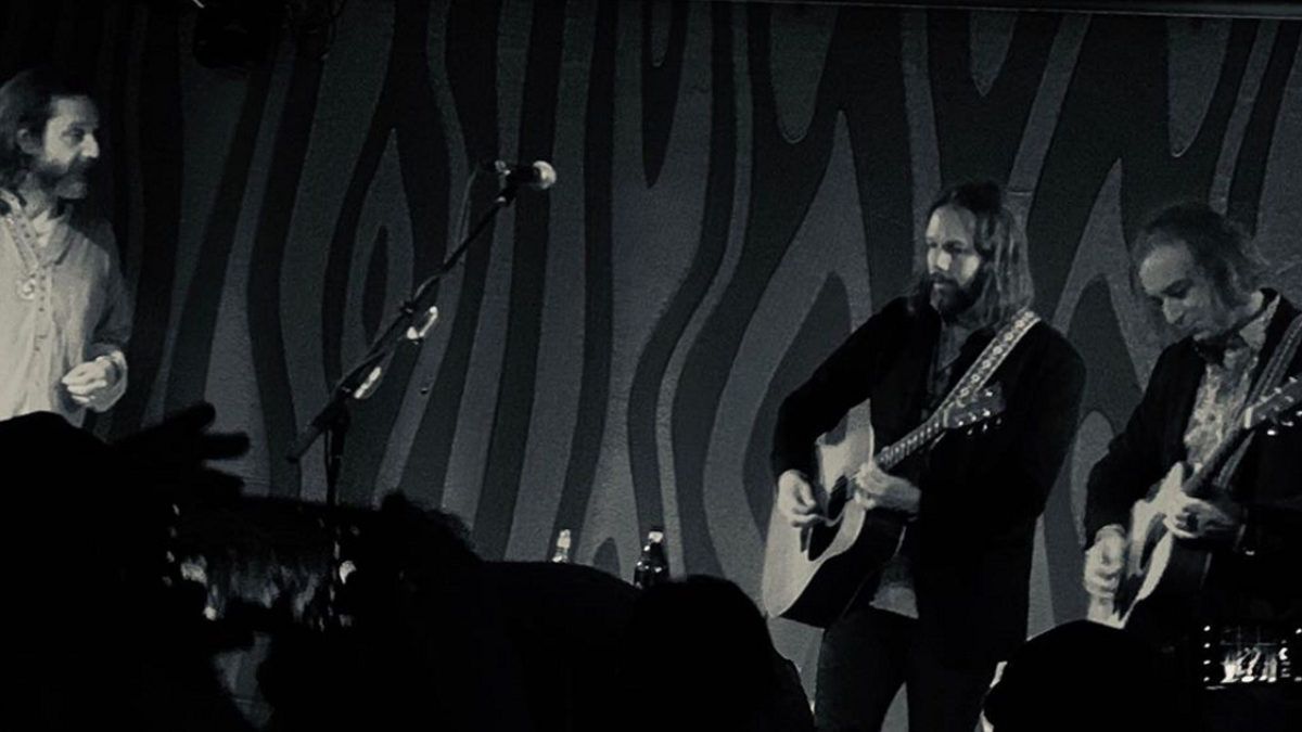 Peter Buck Joins Chris & Rich Robinson On R.E.M. & Velvet Underground Covers In Portland