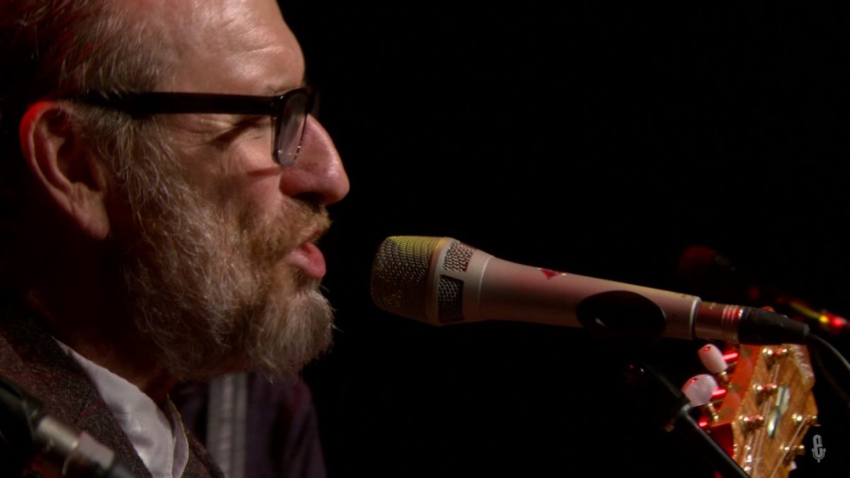 Colin Hay - Secret Love (eTown webisode #1130)