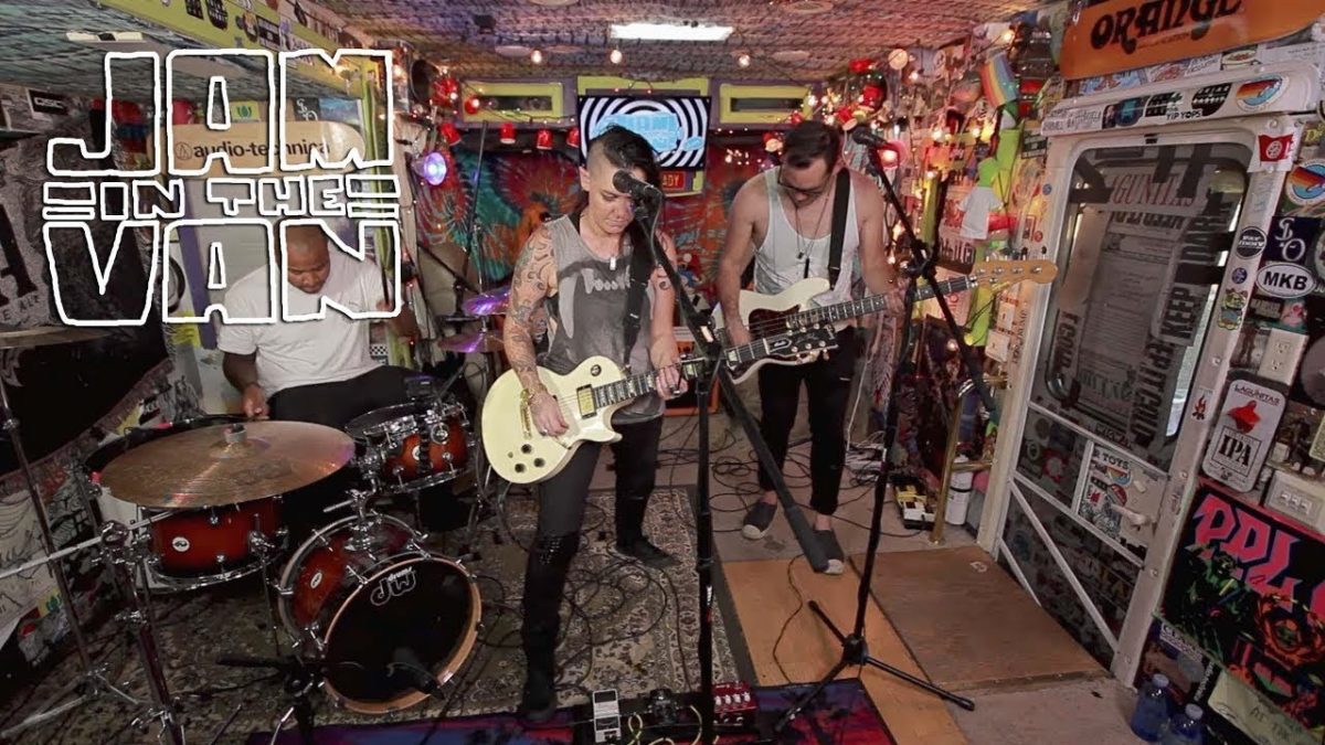 DIG THE KID - "She's Out for Blood" (Live at JITVHQ in Los Angeles, CA 2017) #JAMINTHEVAN