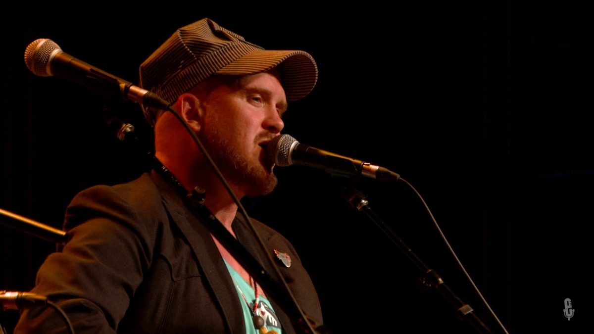 David Huckfelt - False True Lover Blues (Live on eTown)