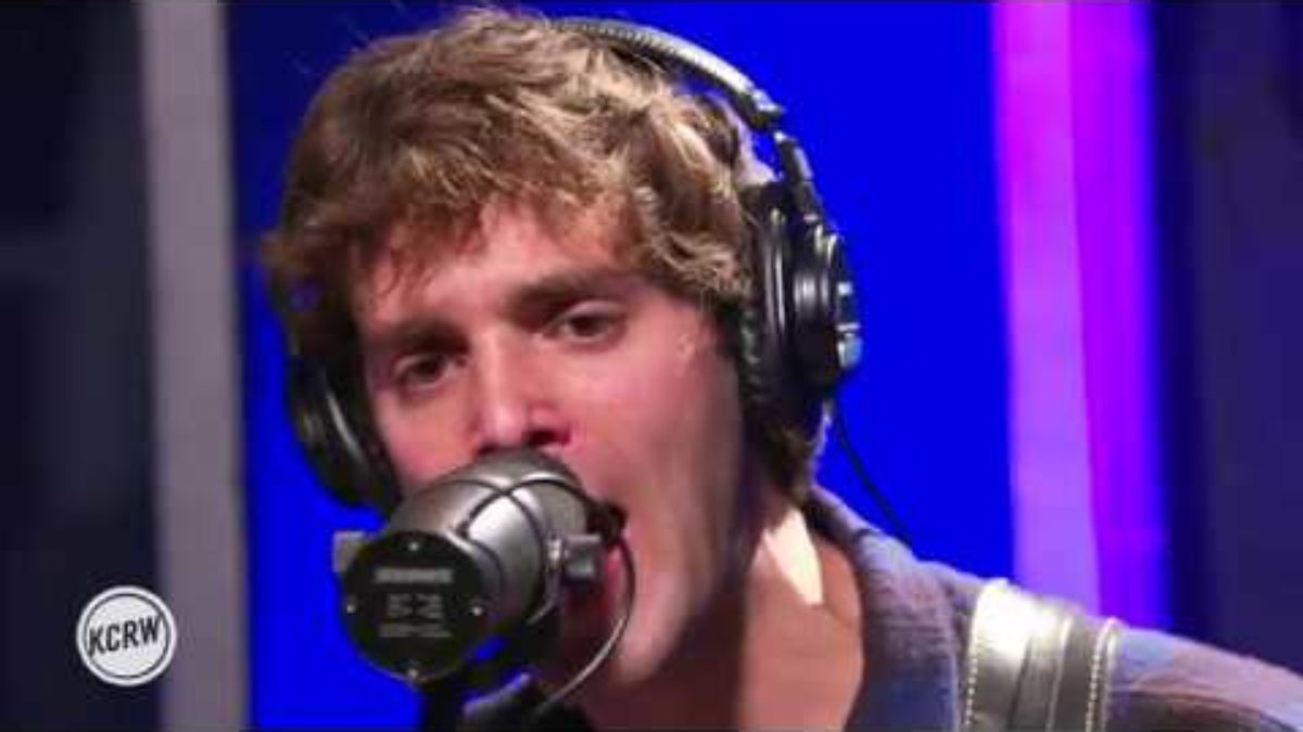 Day Wave performing "Drag" Live on KCRW