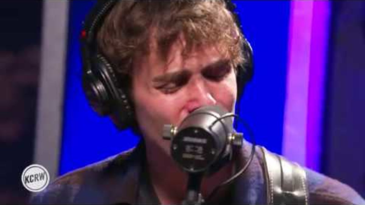 Day Wave performing "Wasting Time" Live on KCRW