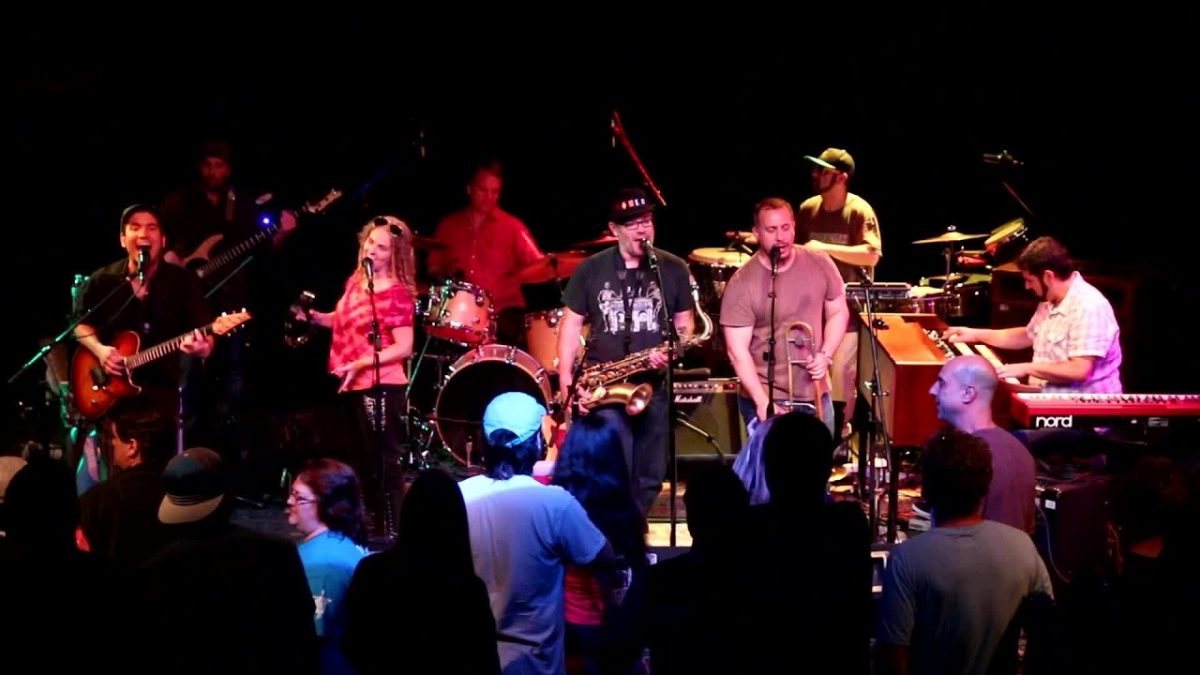 Deep Banana Blackout: Breakfast at Volo's [HD] 2014-06-01 - Fairfield, CT