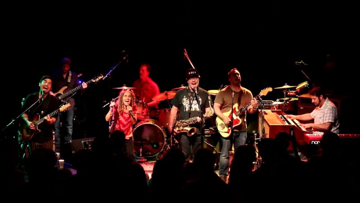 Deep Banana Blackout: Who's Lovin' You [HD] 2014-06-01 - Fairfield, CT