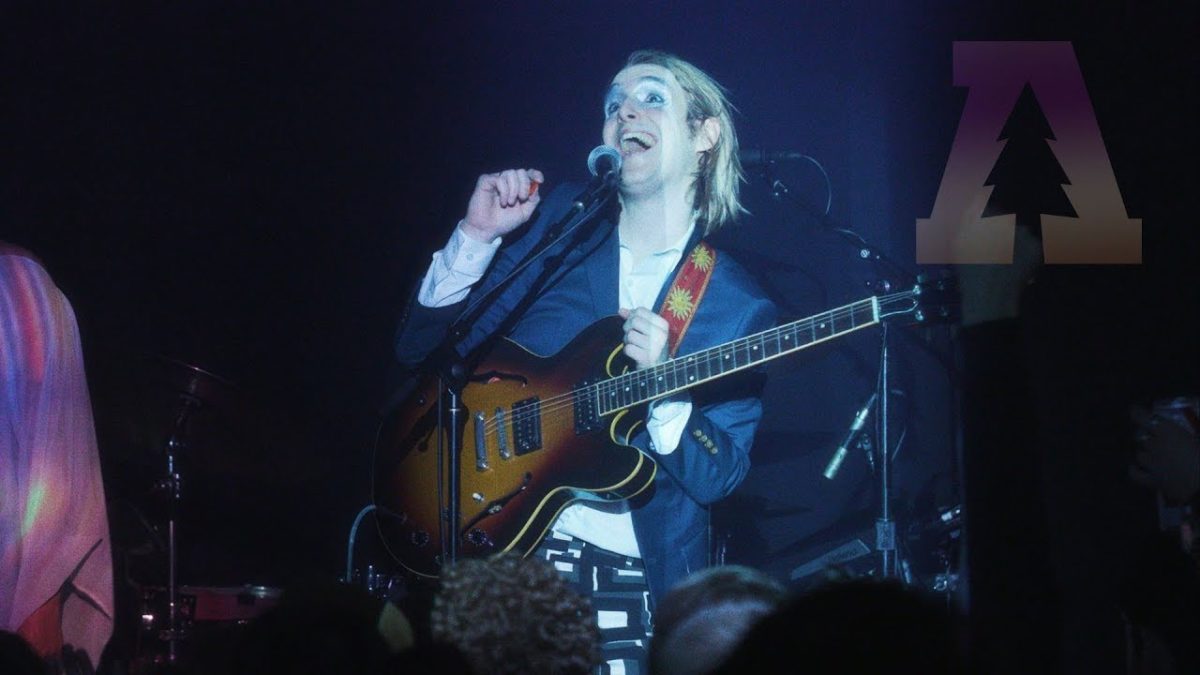 Diane Coffee -  Everyday | Live From Lincoln Hall