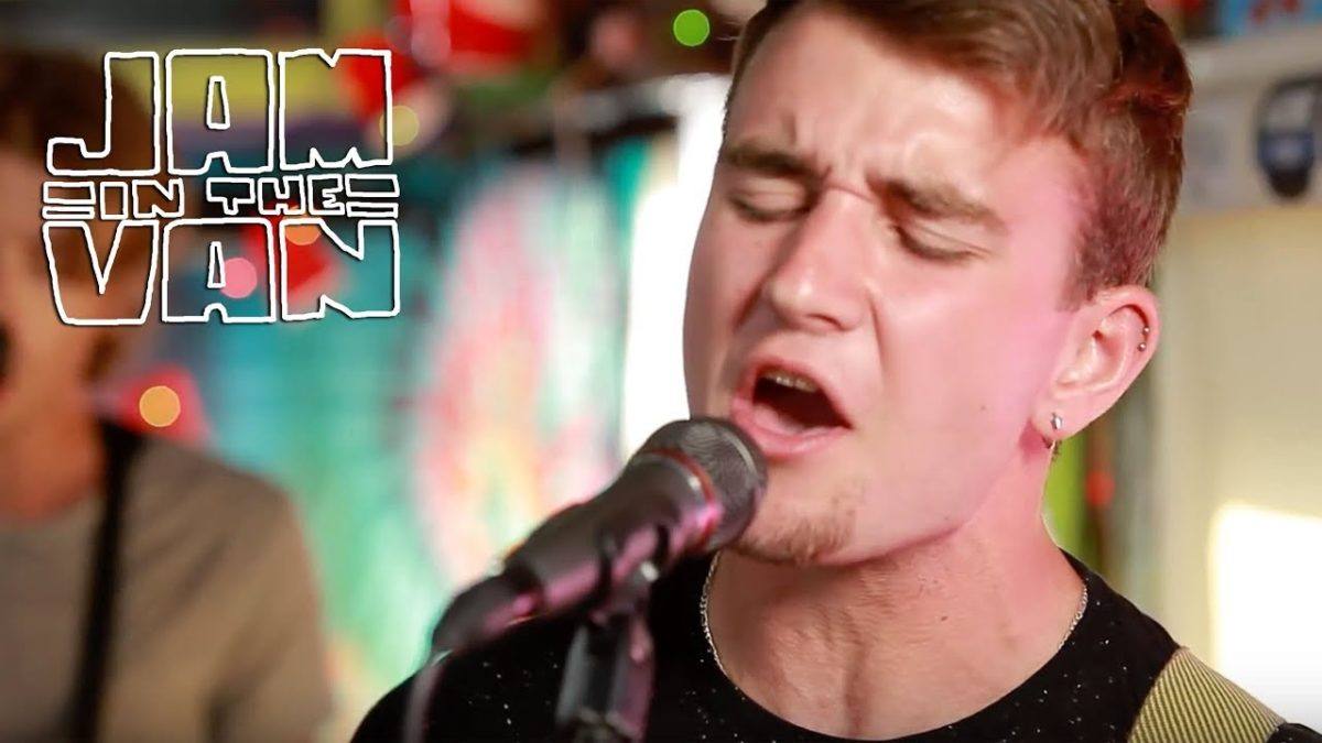 THE WRECKS - "Turn It Up" (Live at JITV HQ in Los Angeles, CA 2016) #JAMINTHEVAN