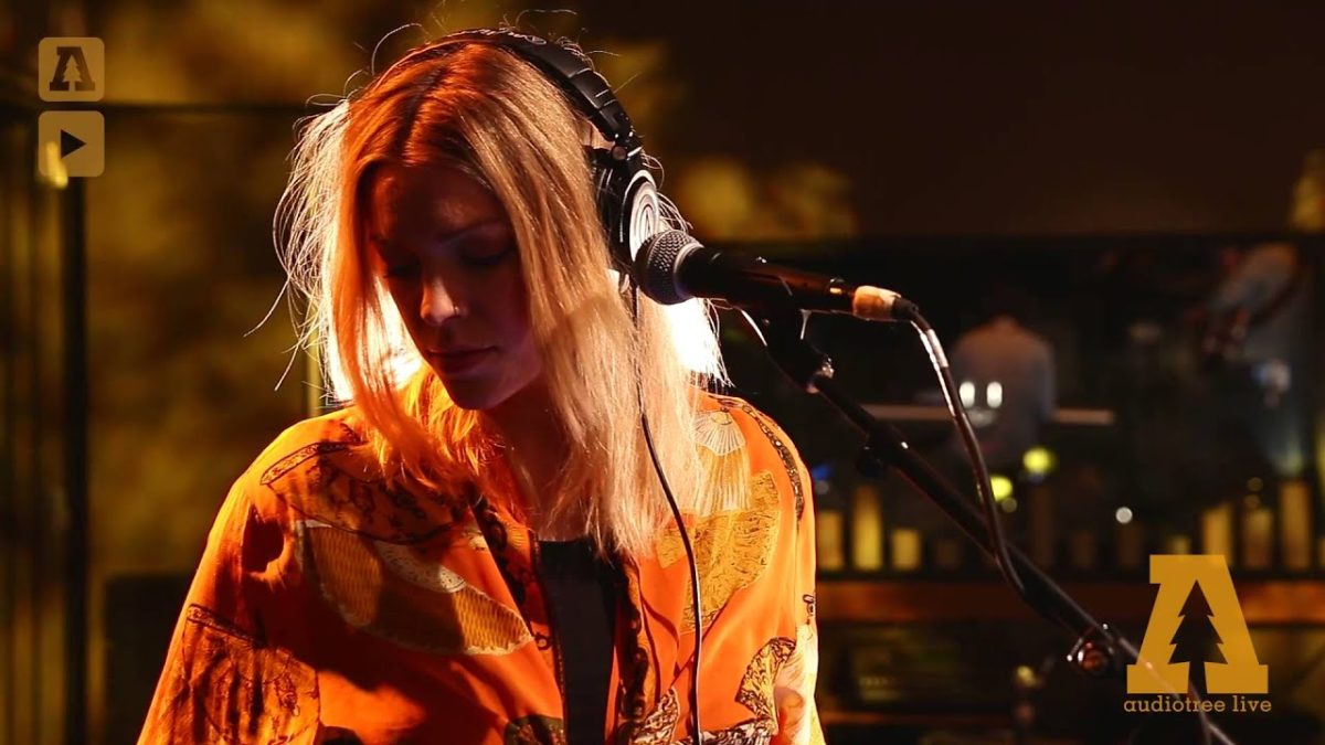 Elenowen - Desert Days | Audiotree Live