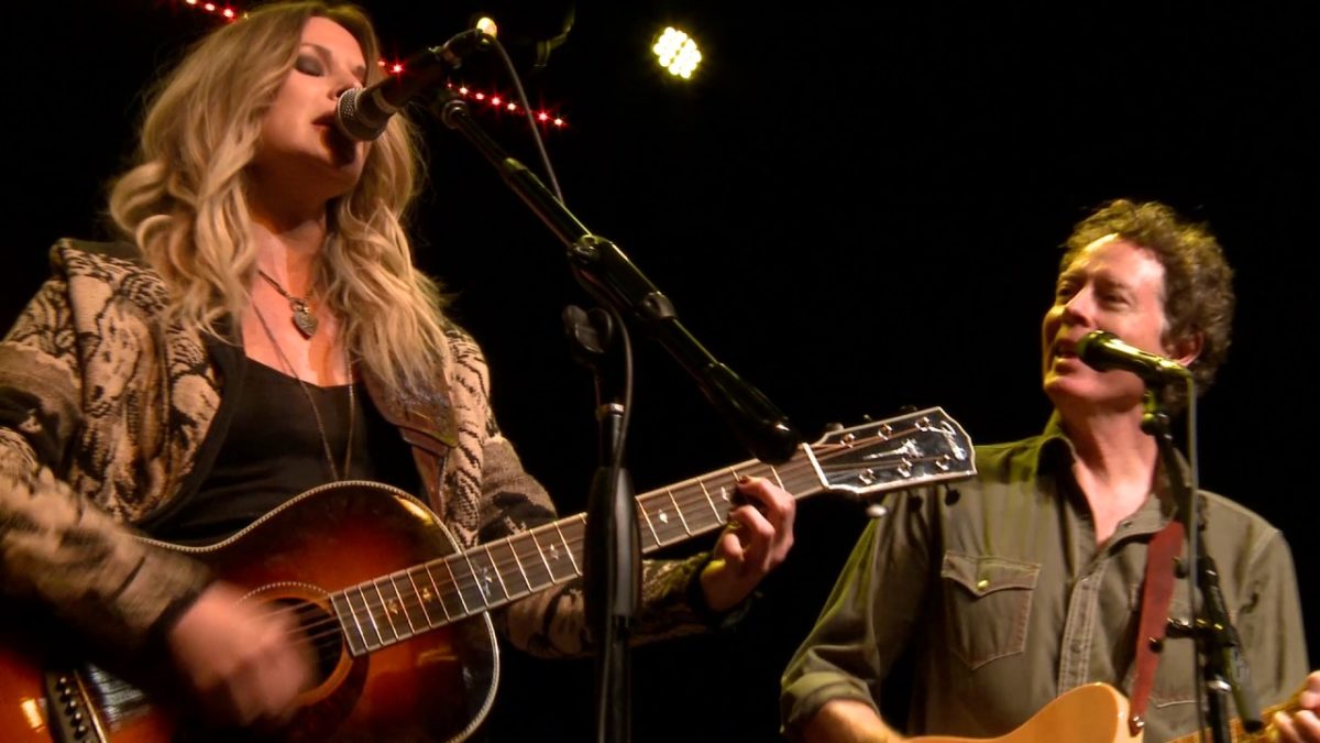 Elizabeth Cook - El Camino (eTown webisode #1110)