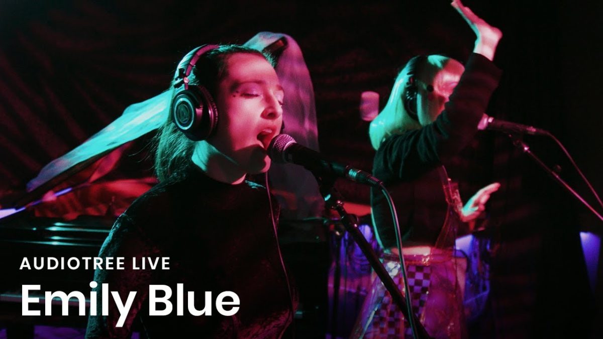 Emily Blue - Daddy / Waterfallz | Audiotree Live