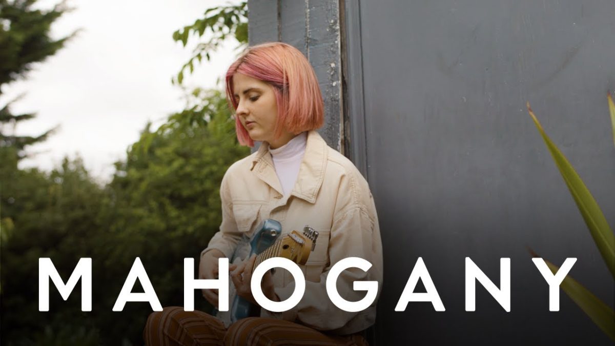 Emily Burns - PDA (Live) | Mahogany Session