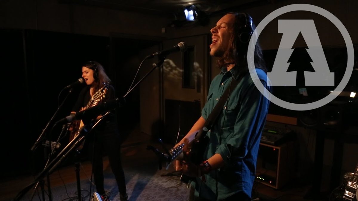 Escondido - Apartment - Audiotree Live (5 of 6)