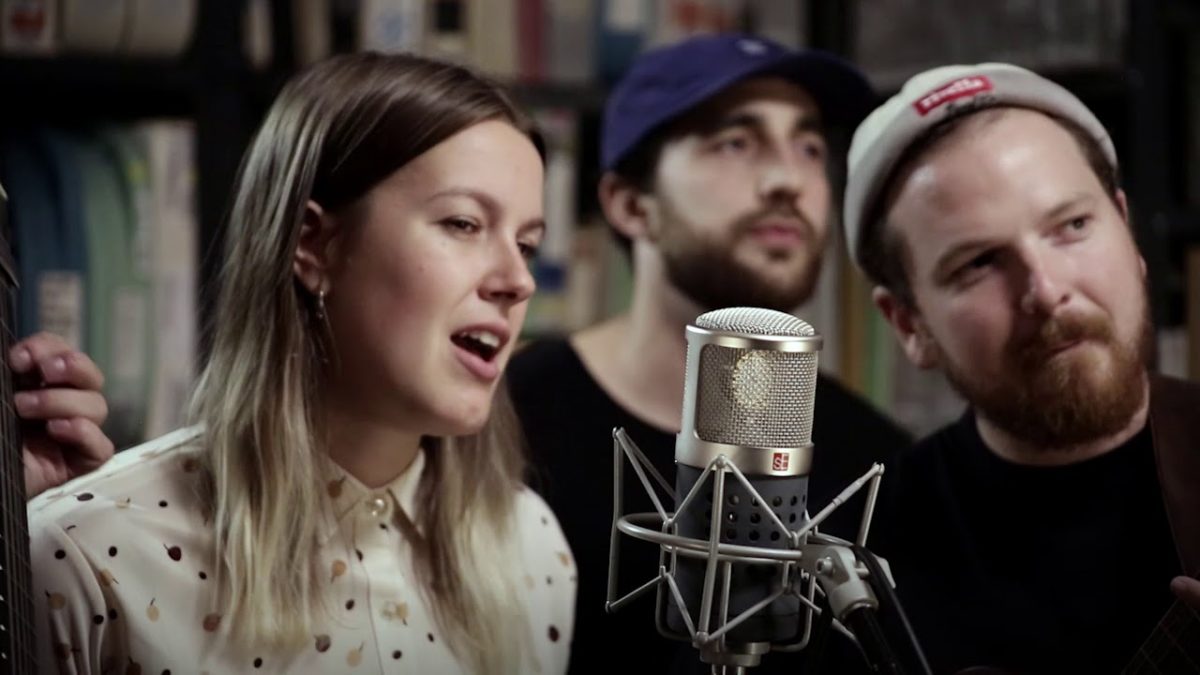 Gabrielle Shonk - Sidewalks - 10/10/2017 - Paste Studios, New York, NY