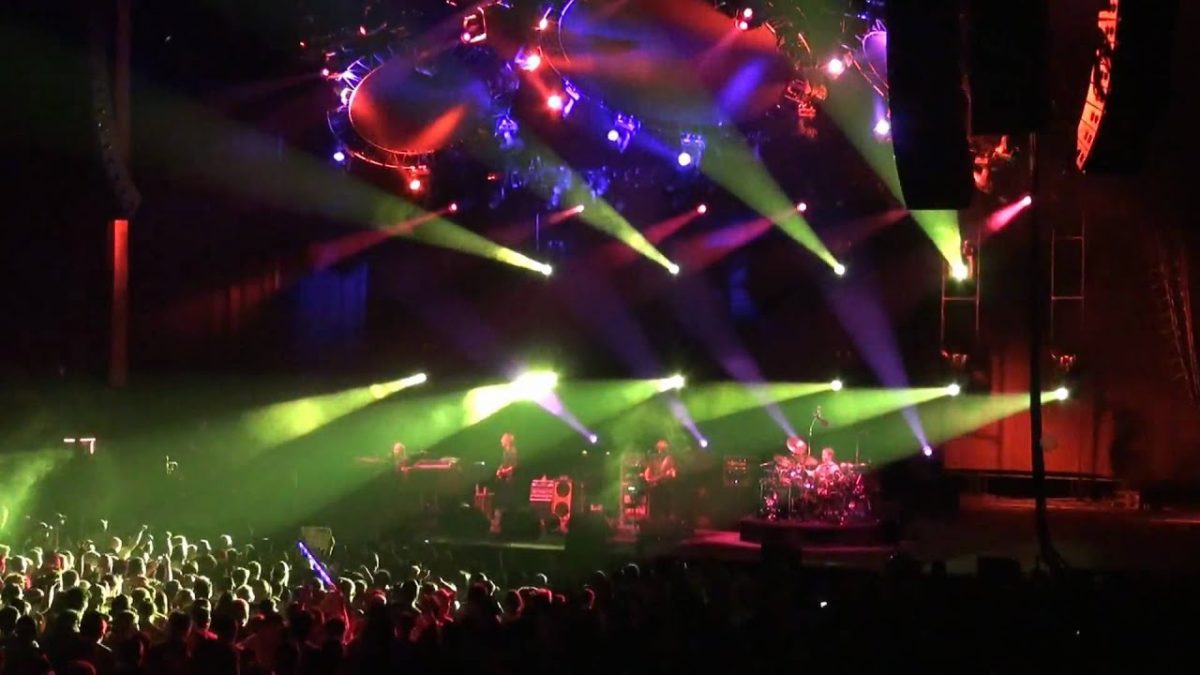 Phish | 06.18.10 | Tweezer Reprise, Tweezer Reprise | Comcast Theatre - Hartford, CT