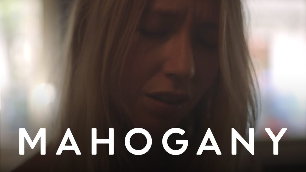 Hanna Leess - Shameless Face | Mahogany Session